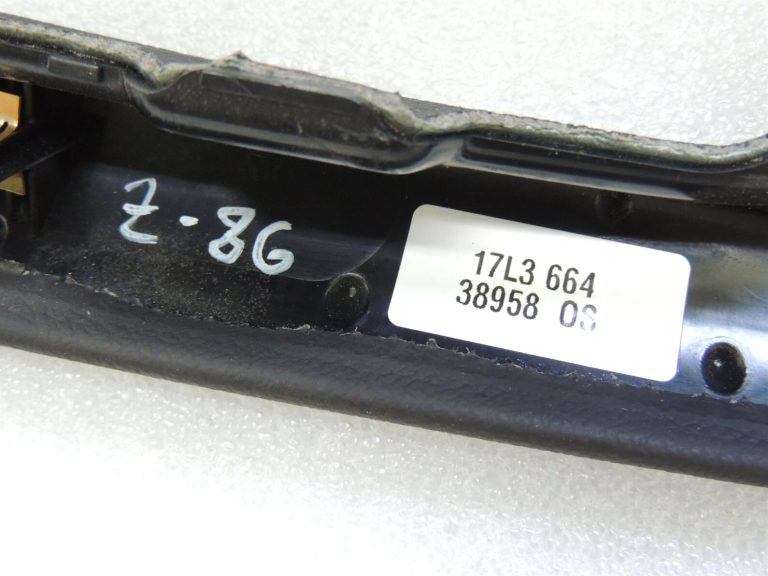 Opel Zafira C pārnesumu pārslēgšanas slēdža paneļa vāka rāmis 39077316