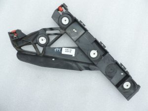 Opel Zafira C Oriģinālais aizmugurējā labā bampera kronšteins 13300739