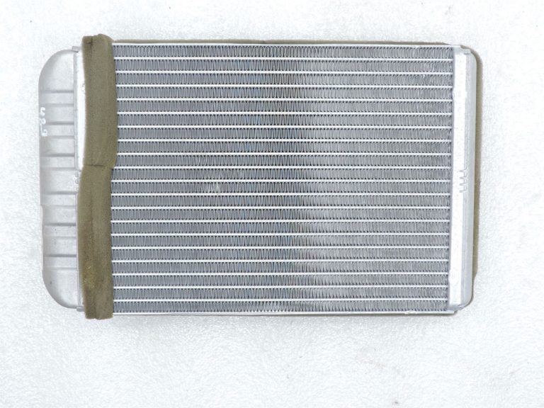 Opel Astra J K Zafira C Sildītāja dzesētājs Siltummainis Sildītāja radiators 13287939