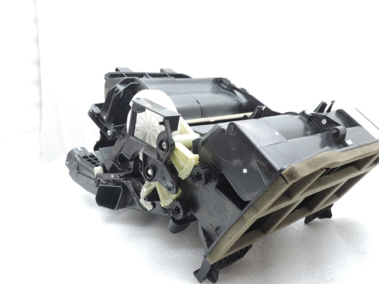 Opel Zafira C Sildītāja korpuss Apkures centrs Sildītāja serdeņa daļa BEHR 13497110 39141363