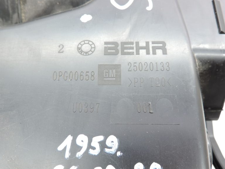 Opel Zafira C Sildītāja korpuss Apkures centrs Sildītāja serdeņa daļa BEHR 13497110 39141363