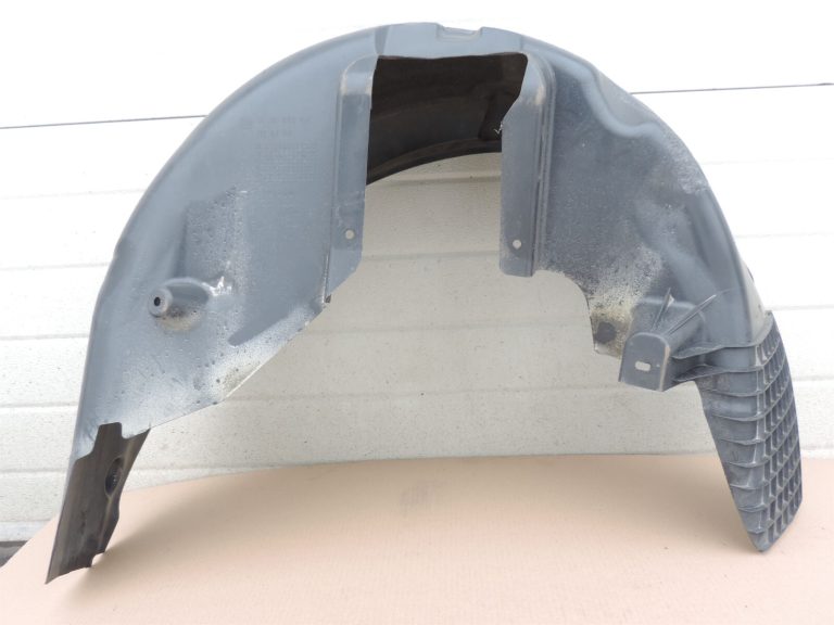 Opel Zafira C Riteņa arkas uzlikas iekšējais dubļusargs Riteņa arkas uzlikas aizmugurējā labā daļa