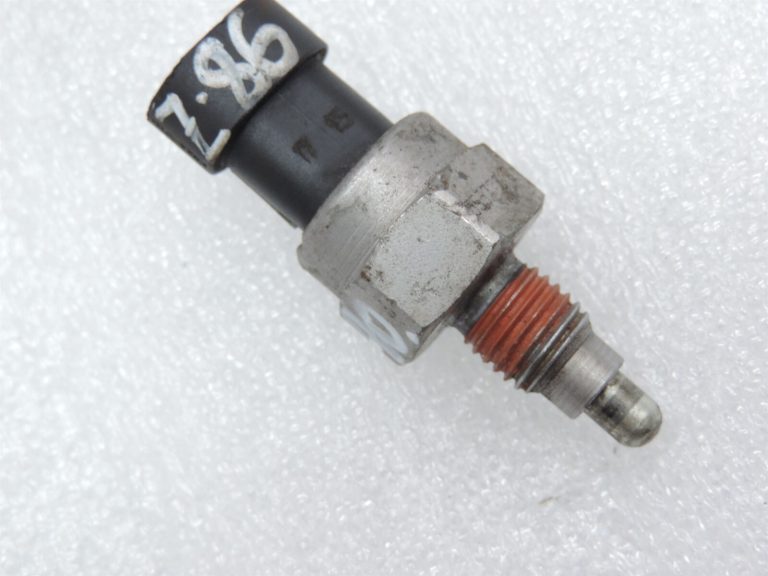 Opel F40 manuālā pārnesumkārba atpakaļgaitas pārnesumu atpakaļgaitas gaismas slēdzis 55577819