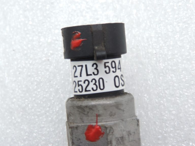Opel F40 manuālā pārnesumkārba atpakaļgaitas pārnesumu atpakaļgaitas gaismas slēdzis 55577819