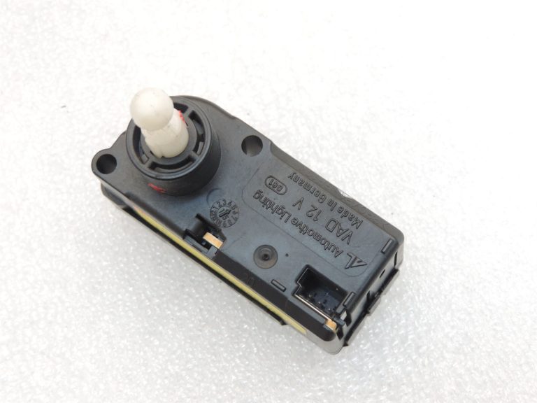 Opel Zafira C priekšējo lukturu servomotors 0307853306 13386527