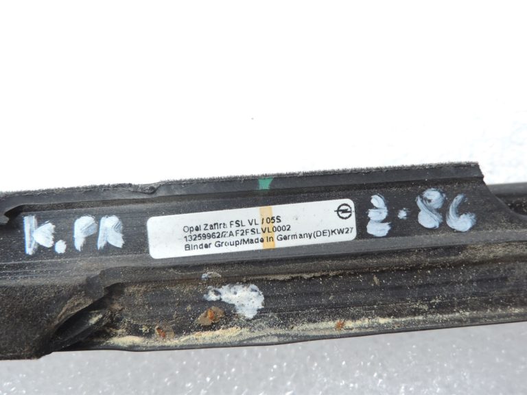 Opel Zafira C Priekšējā kreisā loga līstes Durvju līstes Alumīnijs