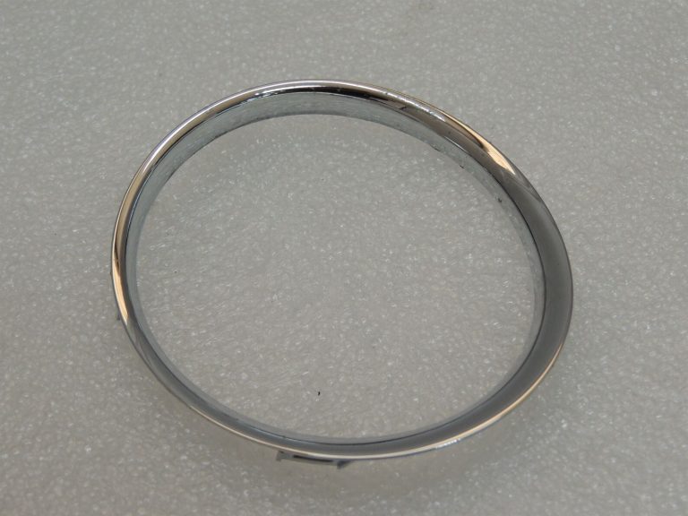 Opel Zafira C tuneļa konsoles aizmugurējā krūzes turētāja hromēts vāks 13361826
