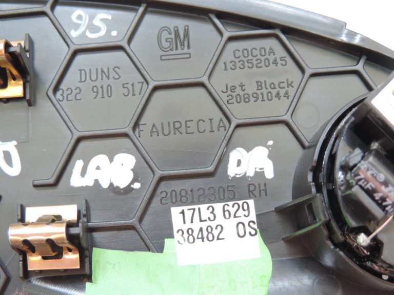 Opel Zafira C instrumentu paneļa labās puses skaļruņa vāks 20891044
