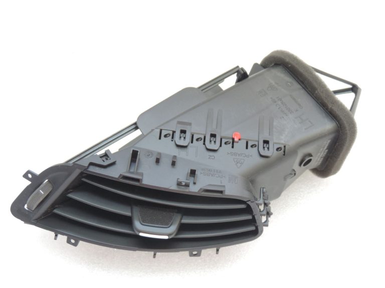 Opel Zafira C Priekšējā centrālā kreisā priekšējā paneļa ventilācijas režģa gaisa sprausla 13427382