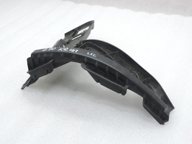 Opel Zafira C Oriģināls aizmugurējā bampera kreisās puses kronšteins 13300742
