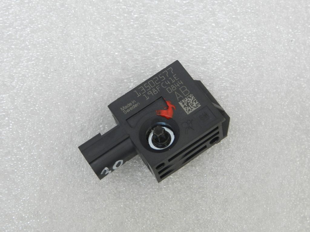 Opel Astra J Zafira C Gaisa spilvenu sensors Crash sensors Crash SRS sensors 13502577