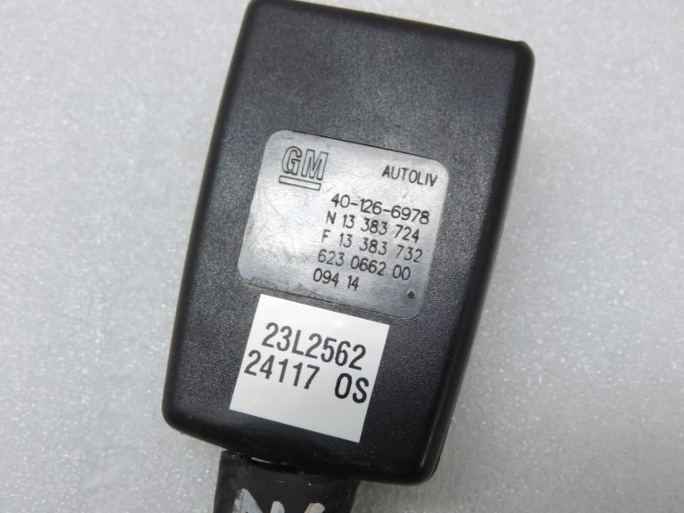 Opel Zafira C Priekšējā kreisās puses vadītāja drošības jostas sprādzes spriegotājs 13383732