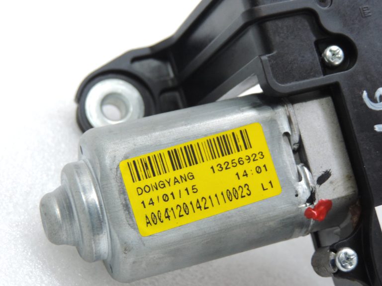 Opel Zafira C Aizmugurējā tīrītāja motors Aizmugurējā tīrītāja motors 13256923