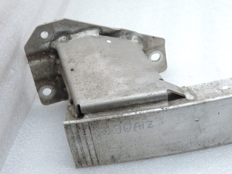 Opel Zafira C Aizmugurējā bampera bampera šķērssijas nesējs 12776305