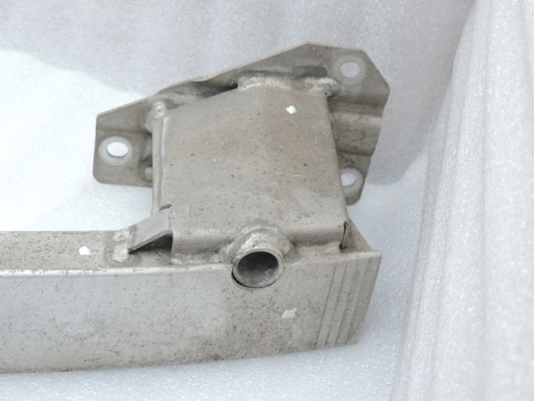 Opel Zafira C Aizmugurējā bampera bampera šķērssijas nesējs 12776305