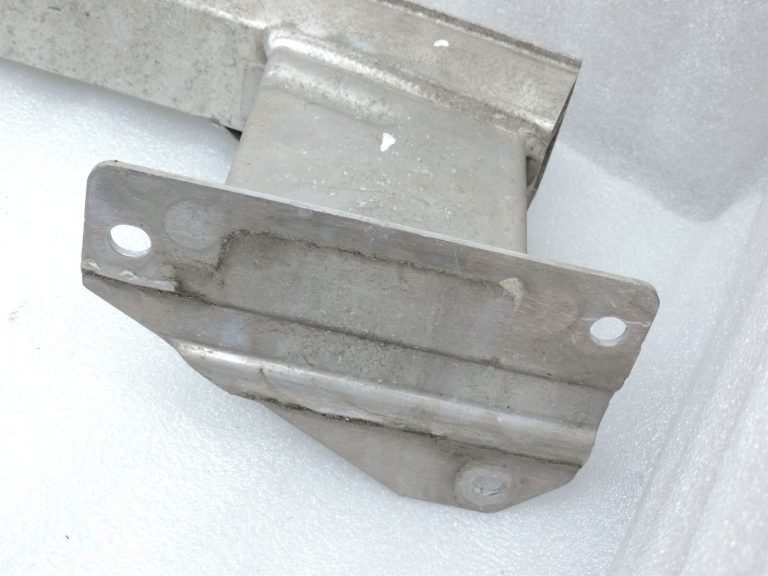 Opel Zafira C Aizmugurējā bampera bampera šķērssijas nesējs 12776305
