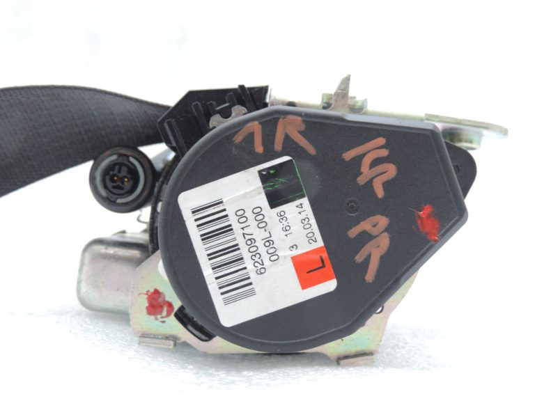 Opel Zafira C Priekšējais kreisais drošības jostas spriegotājs melns 13394803
