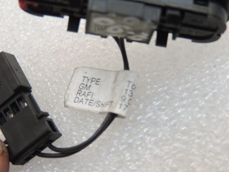Opel Astra J Zafira C Aizmugures durvju atvēršanas slēdzis Slēdzis 13422270