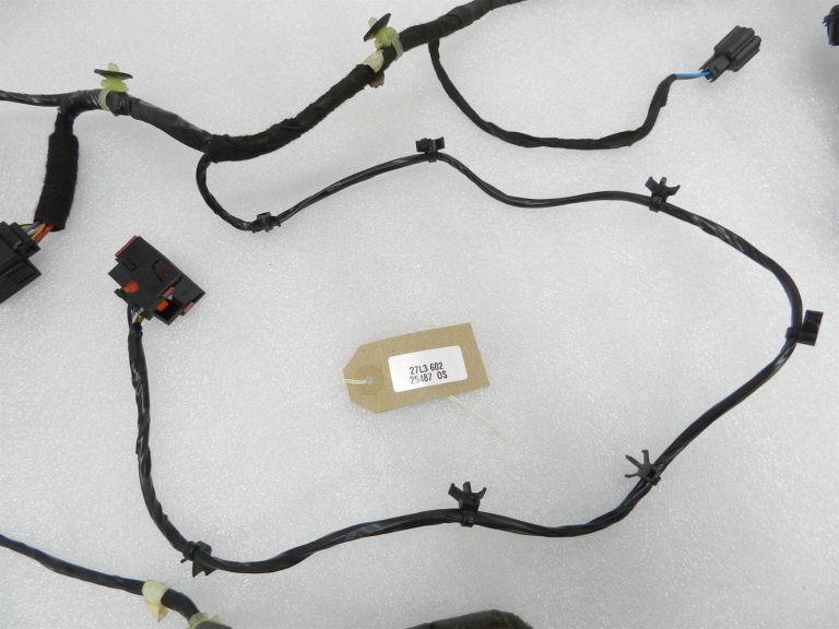 Opel Zafira C Priekšējo labās puses pasažieru durvju instalācijas instalācijas kabelis 13435960