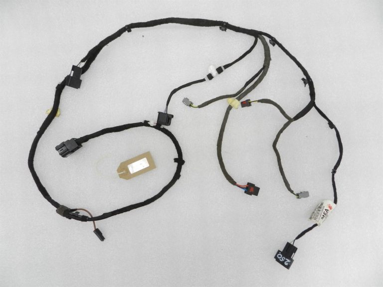 Opel Zafira C Aizmugurējās kreisās aizmugurējās durvis vadu instalācijas kabelis 13403001