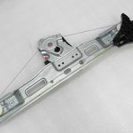 Opel Zafira C Original aizmugurējā kreisā loga regulatora motora saikne 13260141