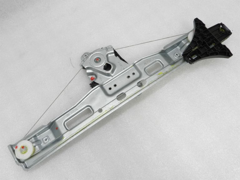 Opel Zafira C Original aizmugurējā kreisā loga regulatora motora saikne 13260141
