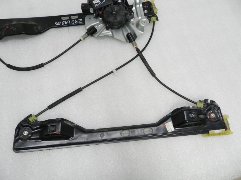 Opel Zafira C Oriģinālais priekšējais labās puses logu motora savienojums 13260138