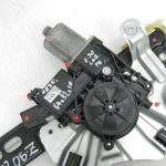 Opel Zafira C Oriģinālais priekšējais labās puses logu motora savienojums 13260138