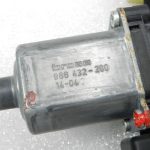 Opel Zafira C Oriģinālais priekšējais labās puses logu motora savienojums 13260138