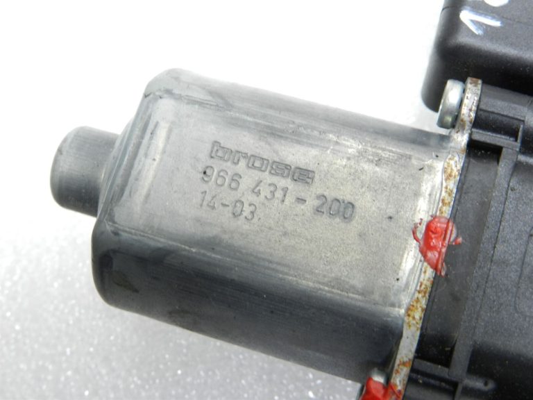 Opel Zafira C Oriģinālais priekšējais kreisais logu regulatora motora savienojums 13260137