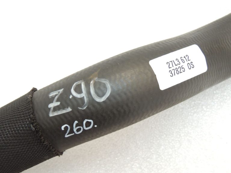 Opel Astra J Zafira C dzesēšanas šķidruma radiatora radiatora ieplūdes šļūtene 13251433