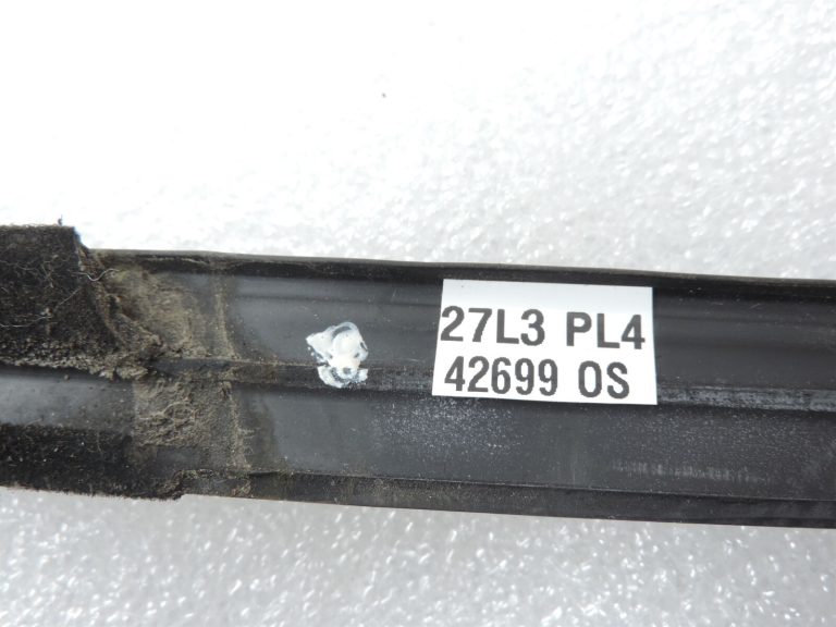 Opel Zafira C Priekšējā kreisā loga līstes Durvju līstes Melnas krāsas