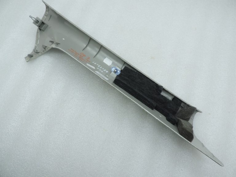 Opel Zafira C Priekšējais kreisais A-svārstītāja pārsegs Light Titanium 39039149