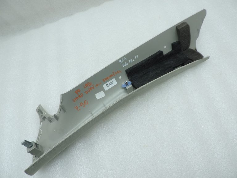 Opel Zafira C Priekšējais labās A-svārstgstikla vāks Light Titanium 39039151