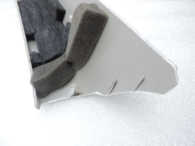Opel Zafira C Priekšējais labās A-svārstgstikla vāks Light Titanium 39039151
