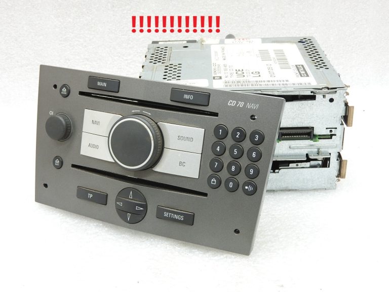 Neliels defekts OPEL Astra H Zafira B Radio CD70 Navi 13283223 “neprecējies”