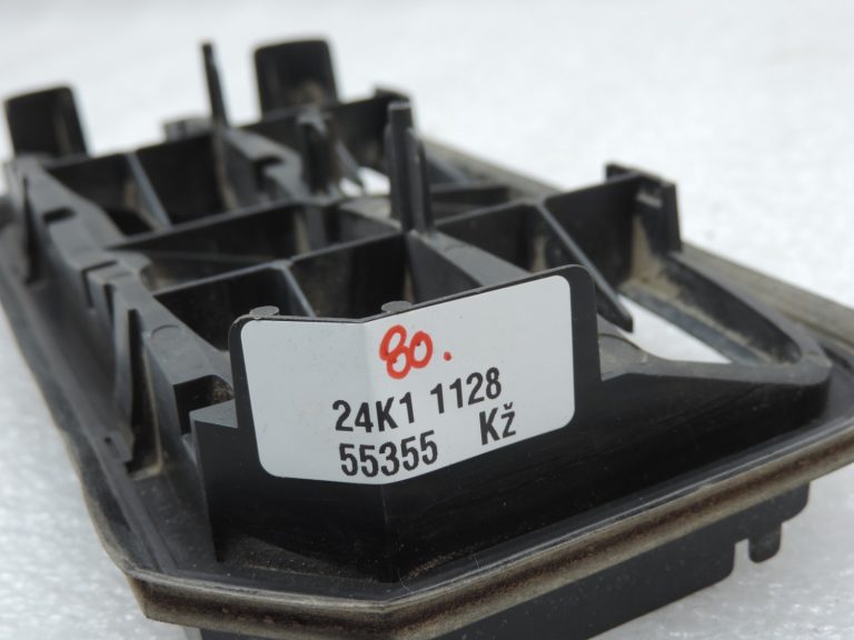Oriģinālā Opel Zafira C aizmugurējā virsbūves ventilācijas restīte 9076499, 1814203