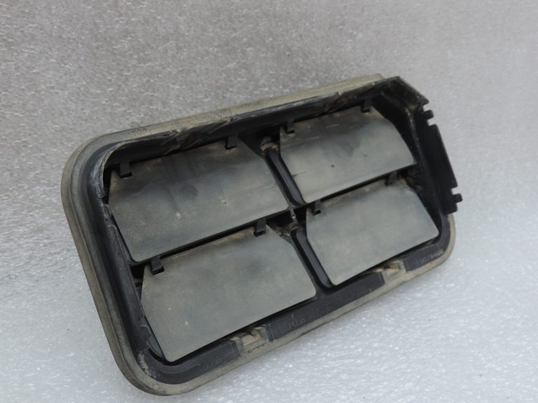 Oriģinālā Opel Zafira C aizmugurējā virsbūves ventilācijas restīte 9076499, 1814203