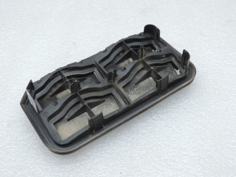 Oriģinālā Opel Zafira C aizmugurējā virsbūves ventilācijas restīte 9076499, 1814203