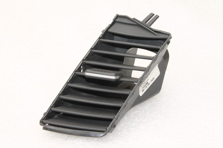 Oriģinālais Opel Zafira B ventilācijas atveres augšējais centrālais labais stūrītis 13145264 13145456 1814689
