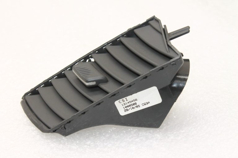 Oriģinālais Opel Zafira B ventilācijas atveres augšējais centrālais labais stūrītis 13145264 13145456 1814689