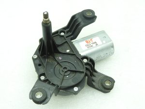 Oriģinālais aizmugurējā stikla tīrītāja motors Aizmugurējā stikla tīrītāja motors Opel Zafira B 13145548