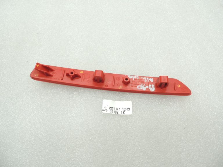 Oriģinālais BMW F30LCI F31LCi aizmugurējais labais atstarotājs 63147400208 7400208