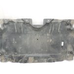 Oriģinālā Mercedes Benz W205 OM651 apakšējās daļas aizsardzība A2055240230 DEFECTIVE