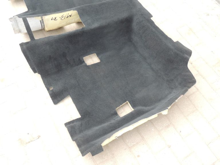 Oriģinālais Mercedes Benz W205 aizmugurējais salona paklājs Carpet