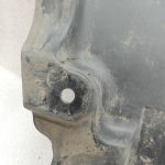 Oriģinālā Mercedes Benz W205 OM651 apakšējās daļas aizsardzība A2055240230 DEFECTIVE
