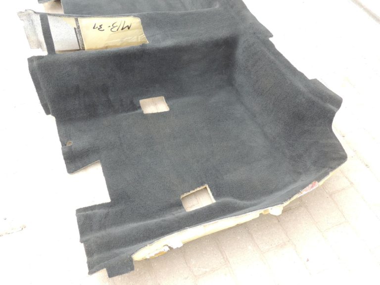 Oriģinālais Mercedes Benz W205 aizmugurējais salona paklājs Carpet