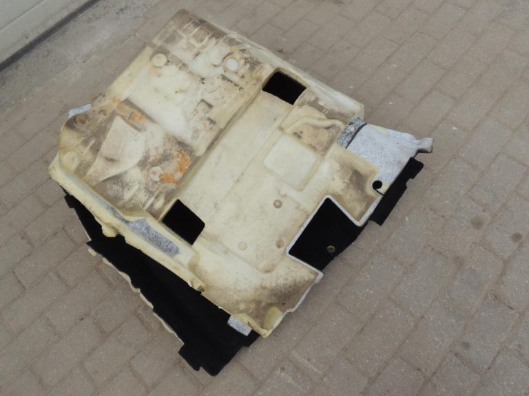 Oriģinālais Mercedes Benz W205 aizmugurējais salona paklājs Carpet