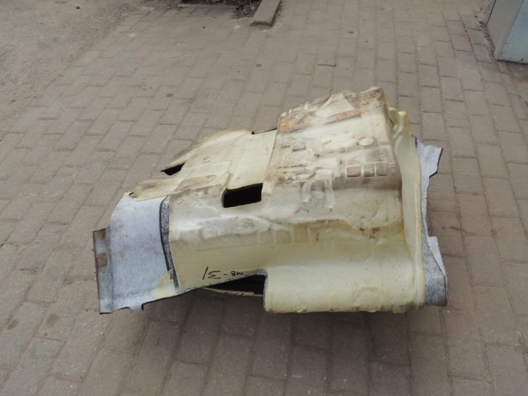 Oriģinālais Mercedes Benz W205 aizmugurējais salona paklājs Carpet