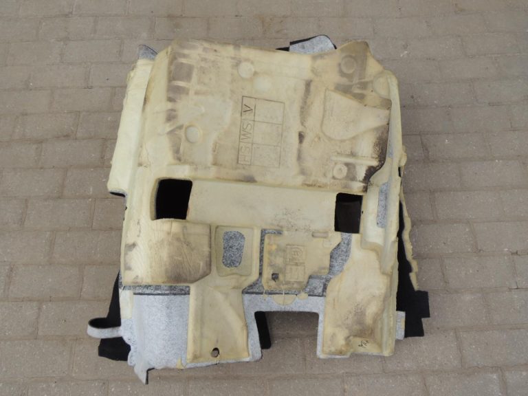 Oriģinālais Mercedes Benz W205 aizmugurējais salona paklājs Carpet
